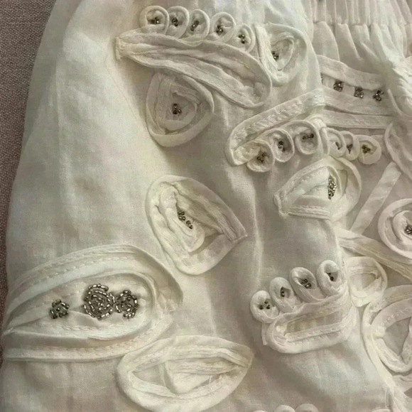 Raga Womens White Mini Nomad embosed appliqué miniskirt small NEW - Picture 7 of 13